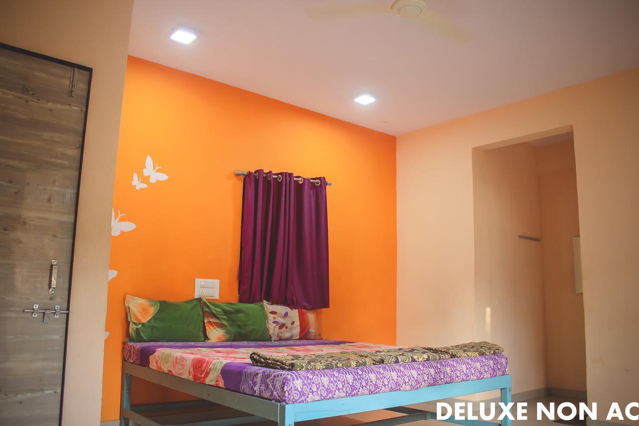 Mhatre Holiday Home Алибаг Экстерьер фото